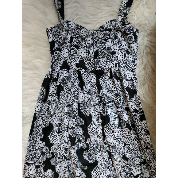 Royal Bones Skeleton Sugar Skull Dress - Picture 4 of 6